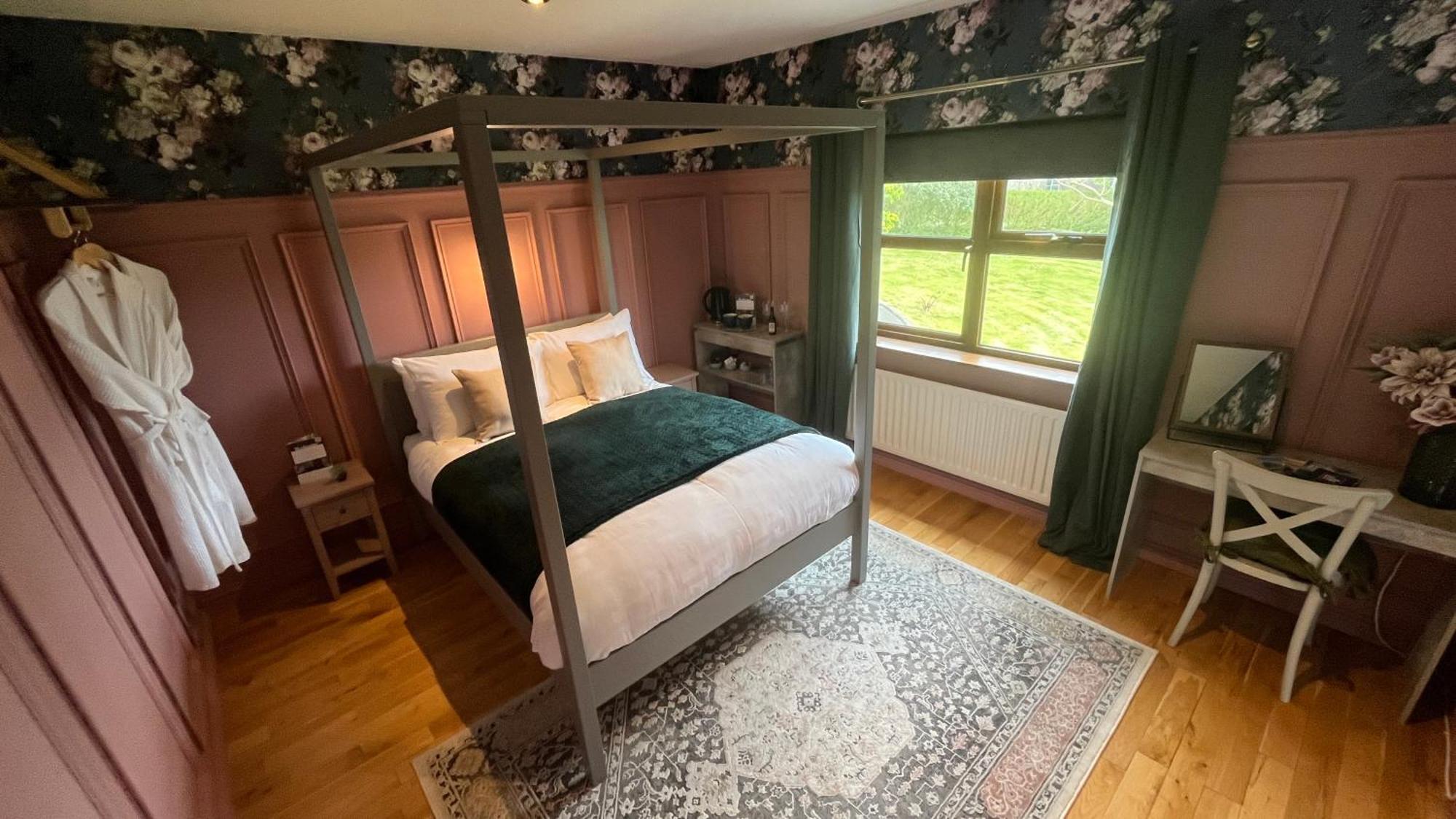 Carnbore House Bnb Бушмілс Екстер'єр фото